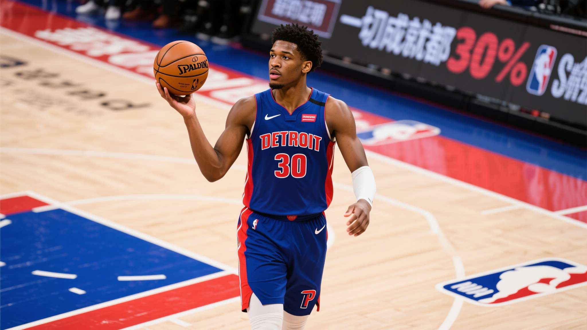 生涯第8次得分30+!杜伦:一切都是每天刻苦训练最好的证明 在NBA赛场上 每一次高光时刻背后都隐藏着无数日复一日的汗水和执着 对于活塞队新